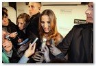 Presentación de TRESemmé en el Palau Moxó de Barcelona:
Elsa Pataky atendiendo a los medios