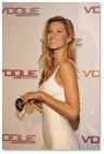 :: Pulse para Ampliar :: Presentacion Vogue eyewear Atzaro Ibiza: Gisele Bündchen