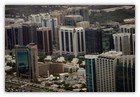 :: Pulse para Ampliar :: Maniobra del piloto de helicóptero alemán Rainer Wilke sobre Abu Dhabi, UAE.