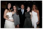 :: Pulse para Ampliar :: PRONOVIAS NY- Dominik Garcia, Rainey Qualley, Alberto Palatchi, Dominica Scorsese y Susana Gallardo