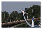 :: Pulse para Ampliar :: Red Bull Air Race World Series en Budapest, Hungría. Paul Bonhomme.
