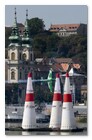:: Pulse para Ampliar :: Red Bull Air Race World Series en Budapest, Hungría. Michael Goulian en los entrenamientos previos