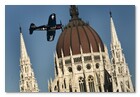 :: Pulse para Ampliar :: Espectáculo aéreo previo al inicio de las Red Bull Air Race World Series en Budapest, Hungría.