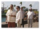 :: Pulse para Ampliar :: Quantum of Solace: General Modrano (JOAQUIN COSIO), Dominic Greene (MATHIEU AMALRIC), Elvis (ANATOLE TAUBMAN), y Lt. Orso (JESUS OCHOA) se encuentran en Haitian Quayside.
Location: Colon, Panama