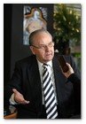 :: Pulse para Ampliar :: Dionisio Gracia Fajardo, fundador y decano de la UNALT (Unión Nacional Asociaciones Libres de Autopatronos y Empresarios Taxi)
Autor del libro "El señor del taxi"