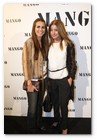 :: Pulse para Ampliar :: Red Carpet MNG Primavera-Verano 2009: Purificación García acompañada de su hija.
