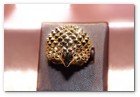 :: Pulse para Ampliar :: Presentación de la colección Symboliques de Boucheron en Puig Doria Barcelona compuesta por anillos, pendientes, colgantes y gemelos, que simbolizan el espíritu contemporáneo de Boucheron y que en sus cuatro motivos: Diamond Point, Facetted, Godron y Grosgrain.