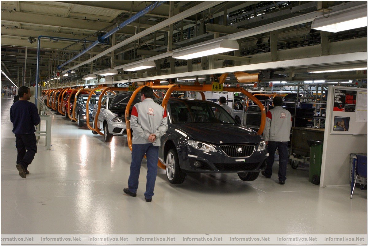 Visita del presidente de la Generalitat de Catalunya, Jos Montilla, a la fbrica de SEAT en Martorell. Recorrido por las instalaciones de SEAT