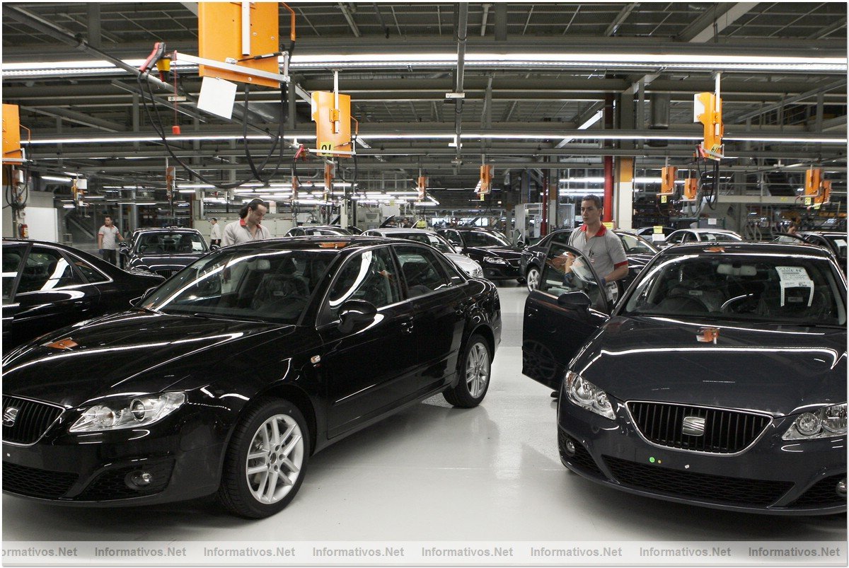 Visita del presidente de la Generalitat de Catalunya, Jos Montilla, a la fbrica de SEAT en Martorell. Recorrido por las instalaciones de SEAT