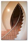 :: Pulse para Ampliar :: Restaurante Ramsés en Madrid: escalera de caracol de acceso a la primera planta