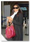 :: Pulse para Ampliar :: February 1st, 2009 Los Angeles, California.- Stunning Indian Actress Freida Pinto star of the hit movie Slumdog Millionaire arrives at LAX to board a flight.