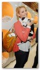:: Pulse para Ampliar :: LOS ANGELES, CA - FEBRUARY 11: Actress Katherine Heigl and Josh Kelly at the Grand Opening of Orange Bone Pet Store