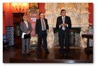 :: Pulse para Ampliar :: Palau Marycel, Sitges, MAY09.- I edición de los “Reconocimientos Dr. Benaprès” por el desarrollo de la investigación en medicina regenerativa Frederic Malagelada i Benaprès, Jordi Baijet, alcalde de Sitges y Dr. J. Víctor García