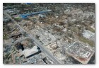 :: Pulse para Ampliar :: September 6, 2005.- Las consecuencias del Huracán Katrina en Gulfport, Misisipi. Katrina fue el ciclón más costoso en la historia de Estados Unidos debido al poco interés del gobierno en su previsión y en la difusión de la alerta.