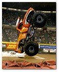:: Pulse para Ampliar :: Monster Jam trae por primera vez a españa los coches más grandes del mundo: 24OCT09 en Barcelona