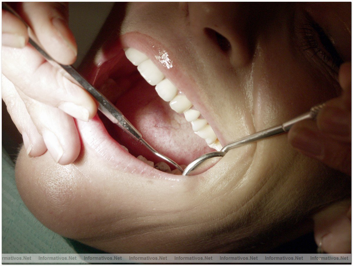 SLO 3 DE CADA 10 ESPAOLES SE CEPILLAN LOS DIENTES 3 VECES AL DA
