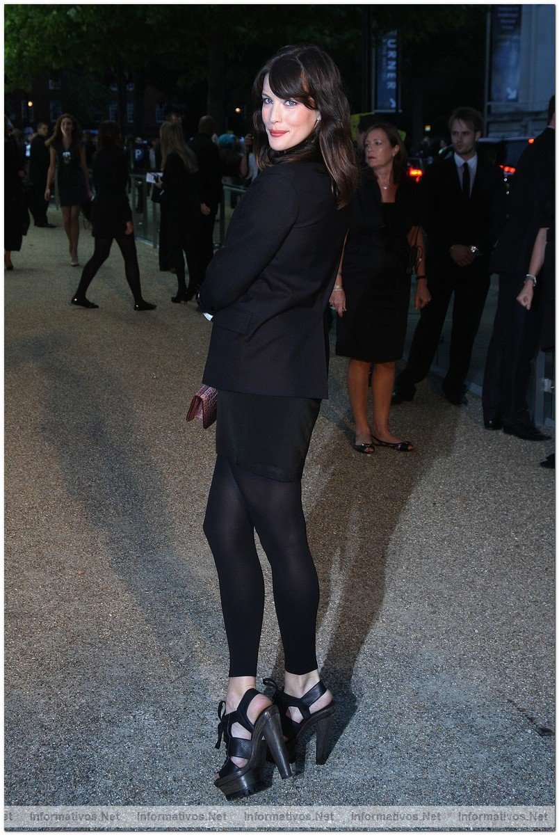 Liv Tyler arrives at the Burberry Prorsum Spring/Summer 2010 Show