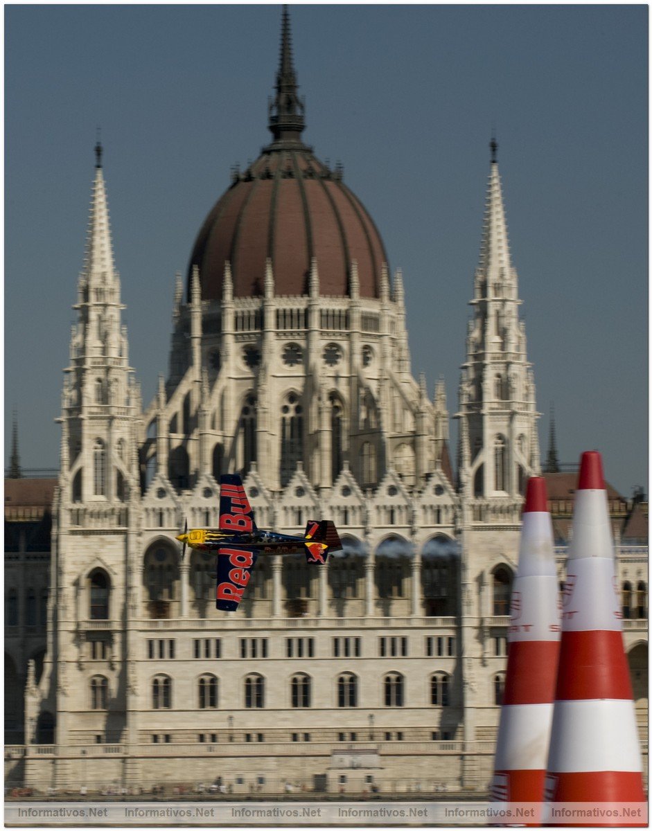 American pilot Kirby Chambliss , who was quickest,  flies the course during the qualifying session of the fourth round of the 2009 Red Bull Air Race World Championship  in Budapest, Hungary,  August  19, 2009.