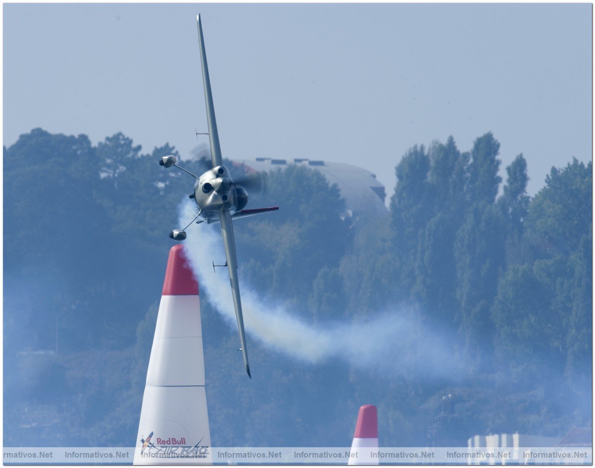 Japanese pilot Yoshihide Muroya  in action and on his way to coming fourth in the Qualifying during the fifth round of the 2009 Red Bull Air Race World Championship  in Porto, Portugal,  September 12,  2009.