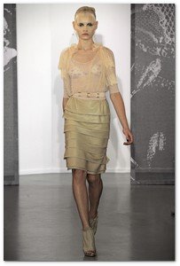 :: Pulse para Ampliar :: Nina Ricci presenta su colección Primavera-Verano 2010 en París