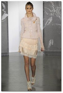 :: Pulse para Ampliar :: Nina Ricci presenta su colección Primavera-Verano 2010 en París