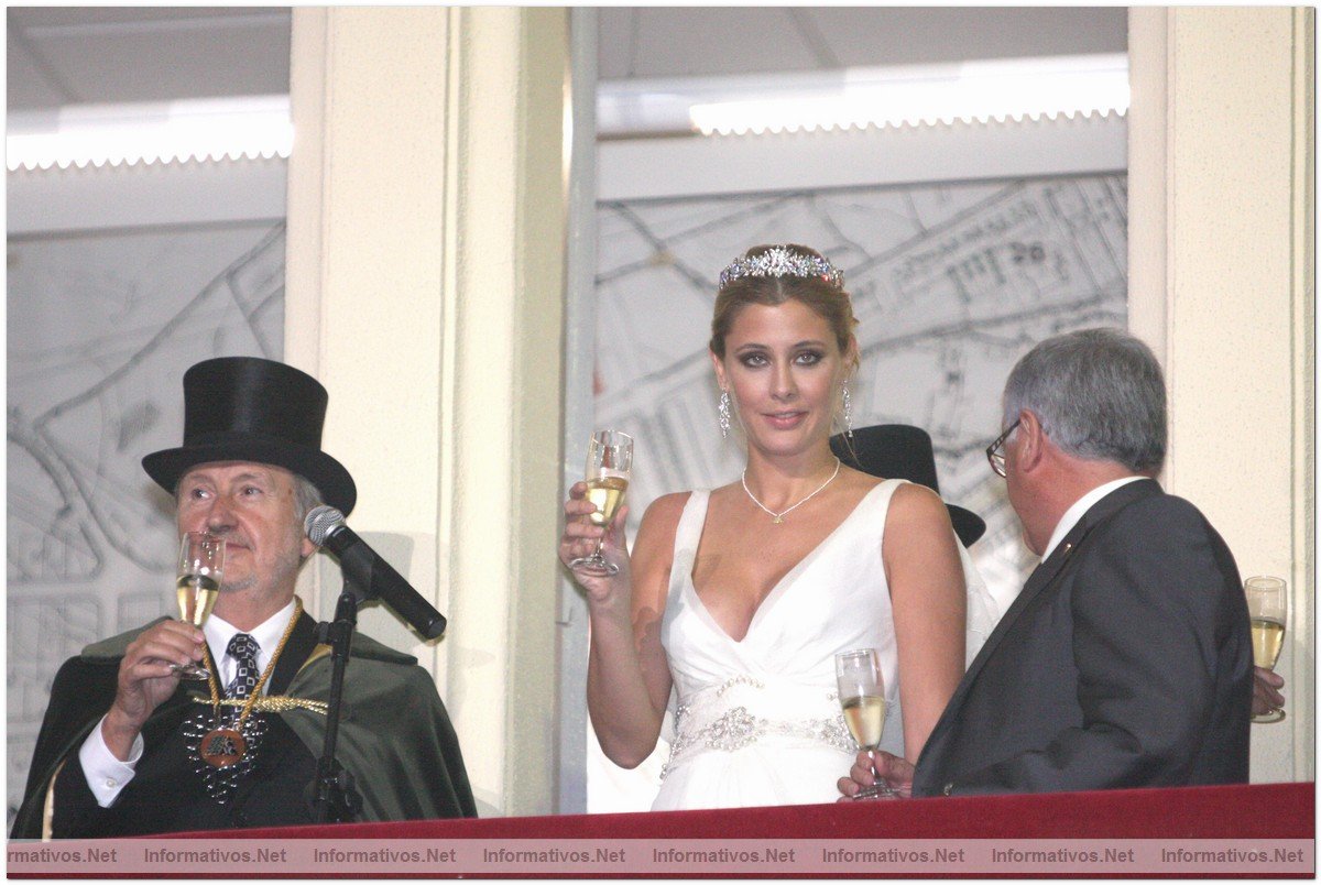 Elisabeth Reyes, ha sido coronada Reina del Cava 2009 en Sant Sadurn