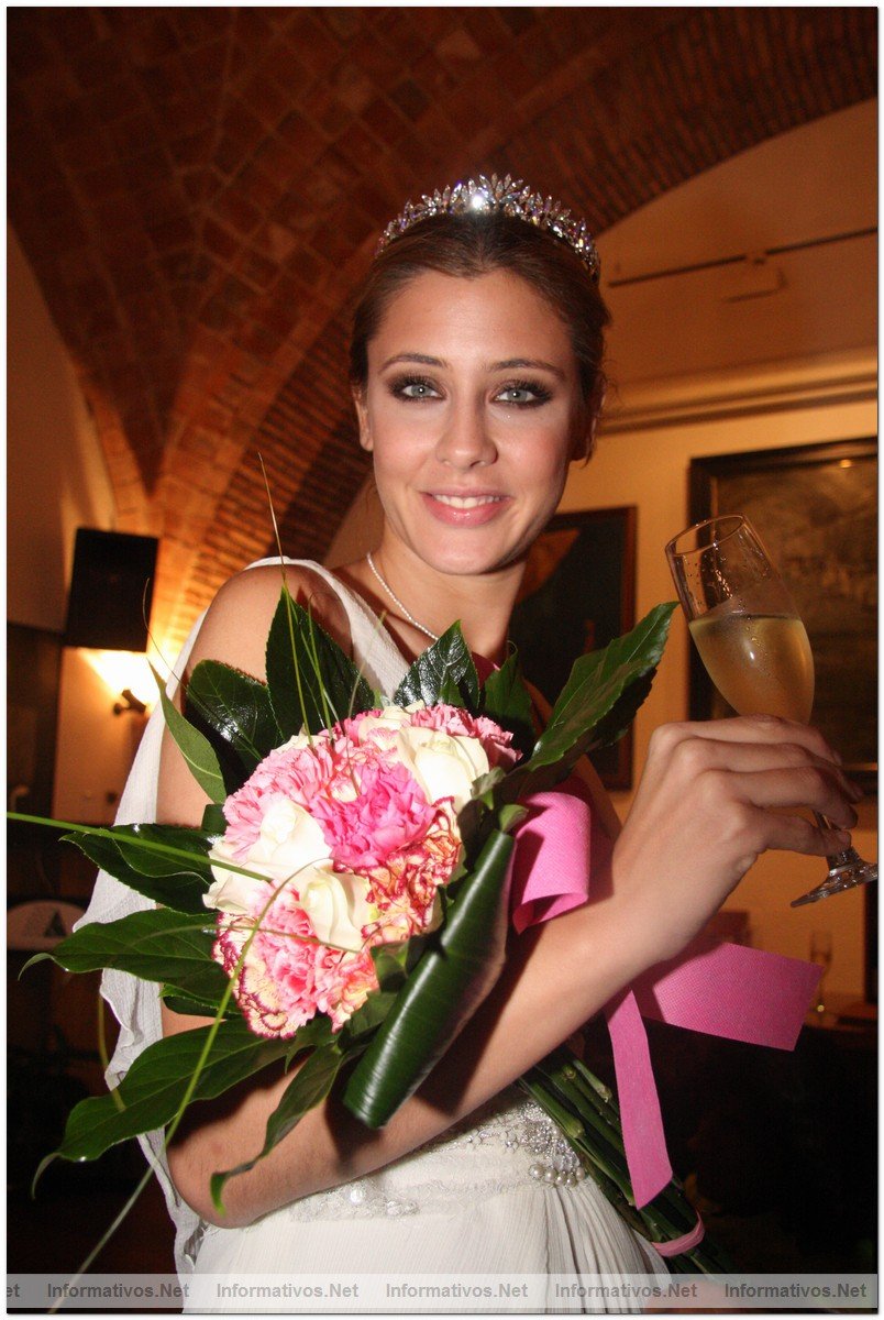 Elisabeth Reyes, ha sido coronada Reina del Cava 2009 en Sant Sadurn