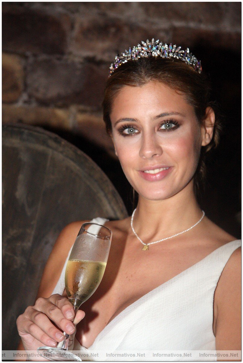Elisabeth Reyes, ha sido coronada Reina del Cava 2009 en Sant Sadurn