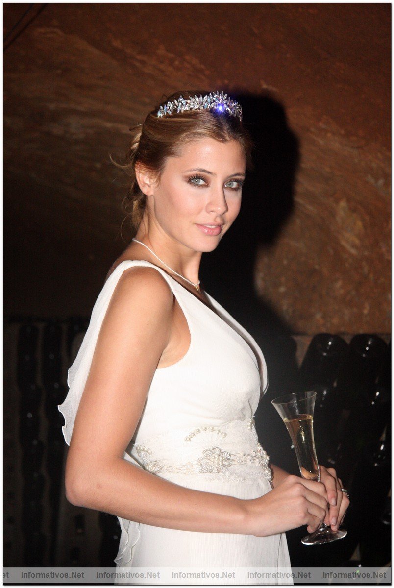 Elisabeth Reyes, ha sido coronada Reina del Cava 2009 en Sant Sadurn