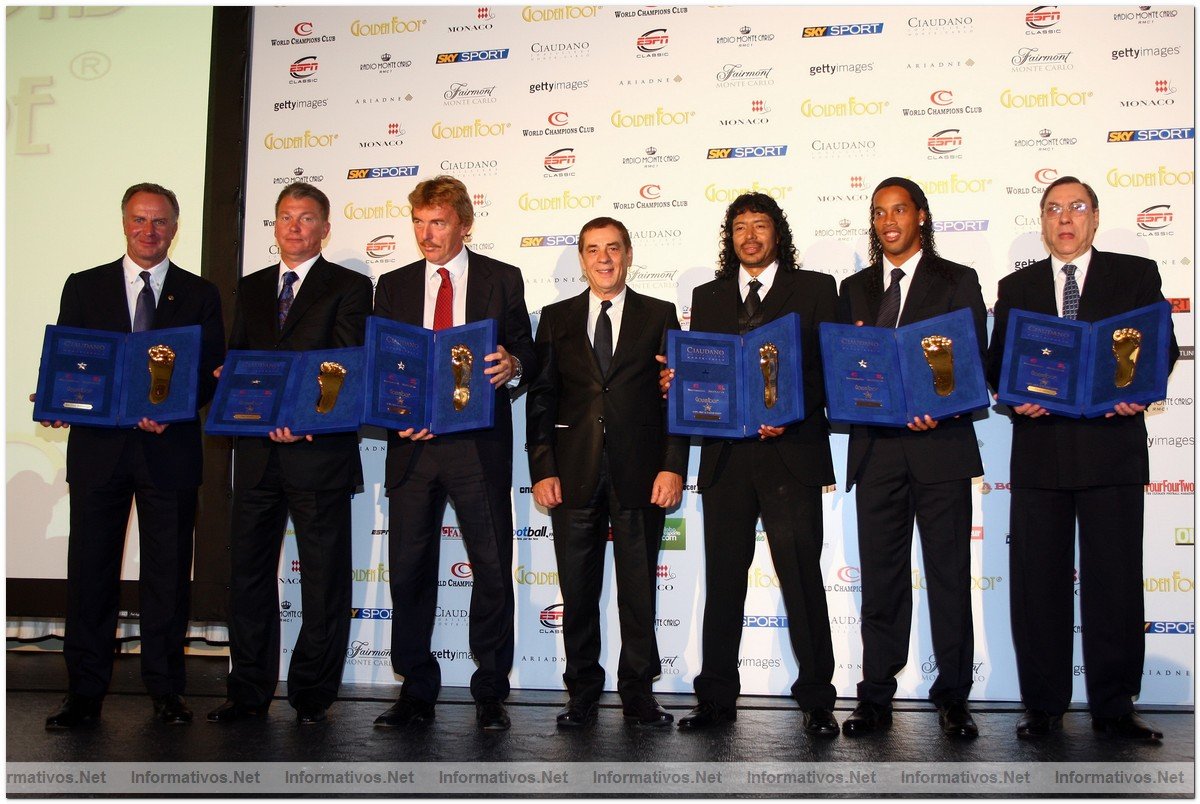 MONACO - OCTOBER 12:  Karl Heinze Rumenigge, Oleg Blokhin, Zibigniew Boniek, Antonio Caliendo, Ren Higuita, Ronaldinho and  Jos Luis Rolin with the Golden Foot Awards 2009 at Monte Carlo on October 12, 2009 in Monaco, Monaco.