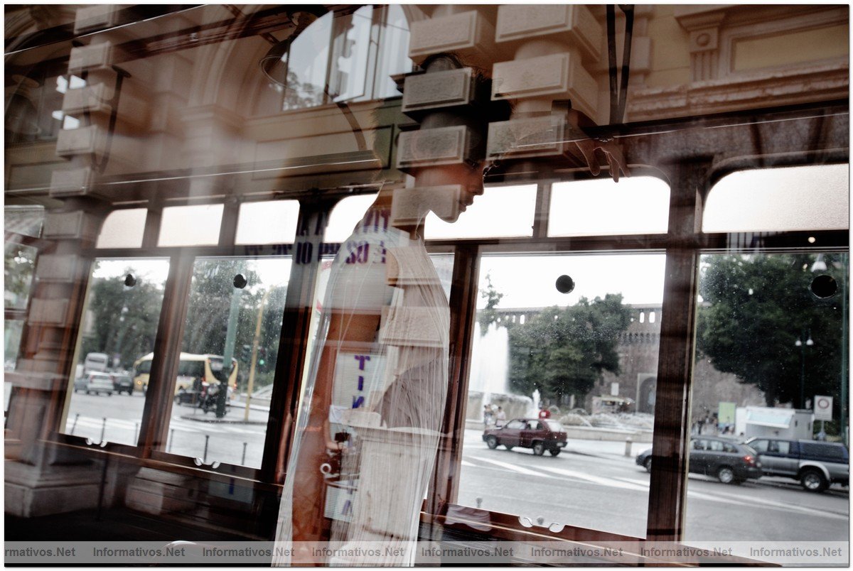 Making of del Calendario Campari 2010 con Olga Kurylenko. Location: Historical Urban Railway 609