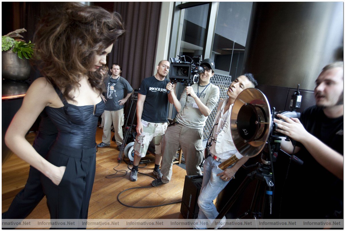 Making of del Calendario Campari 2010 con Olga Kurylenko.

Outfit: La Perla e La Perla prt-a-porter - Jewellery: Vhernier - Location : Bulgari Hotel di Milano
