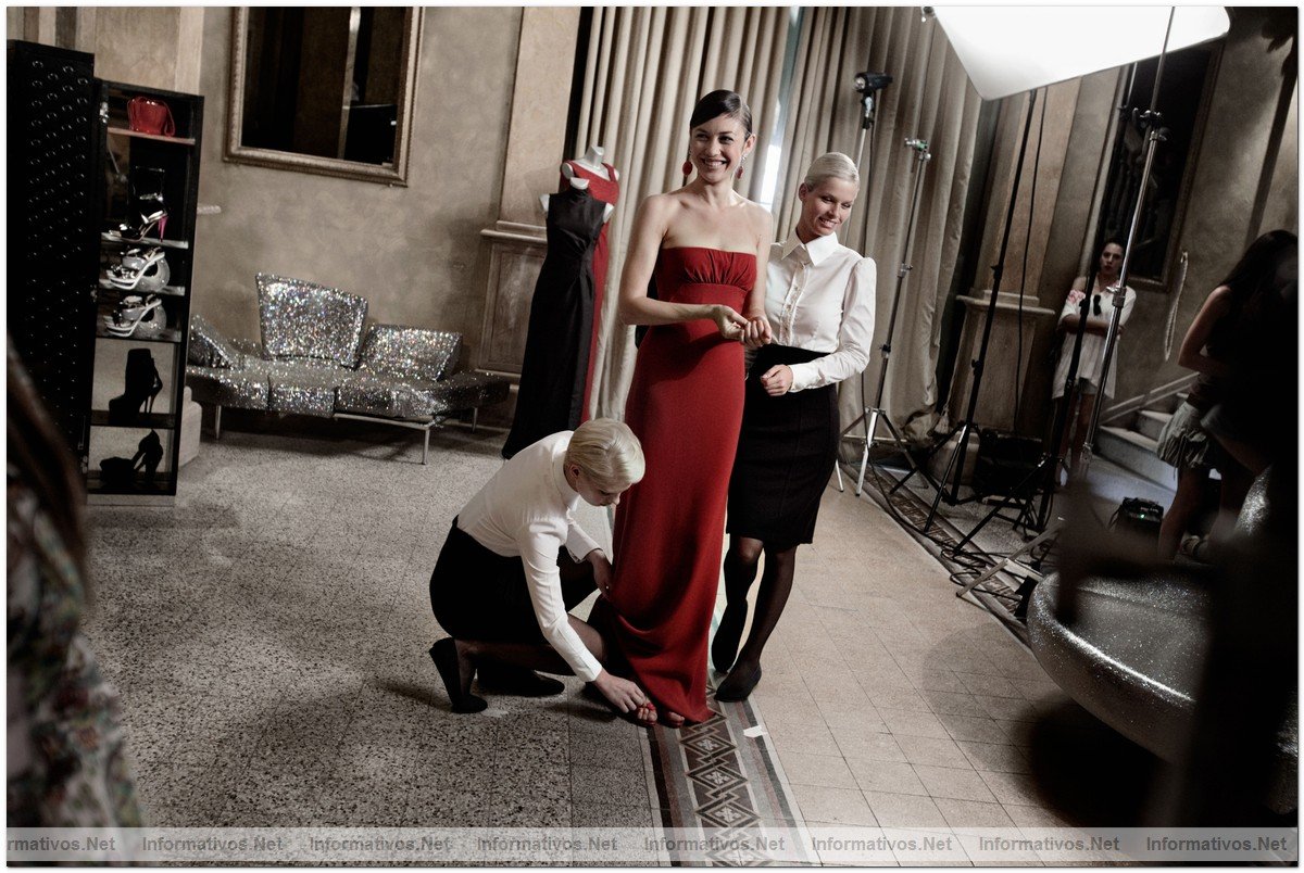 Making of del Calendario Campari 2010 con Olga Kurylenko

Outfit: Valentino - Shoes: Ren Caovilla - Jewellery: Michela Bruni Reichlin - Setting: Edra, Flou Gold - Location: Gattopardo Caf