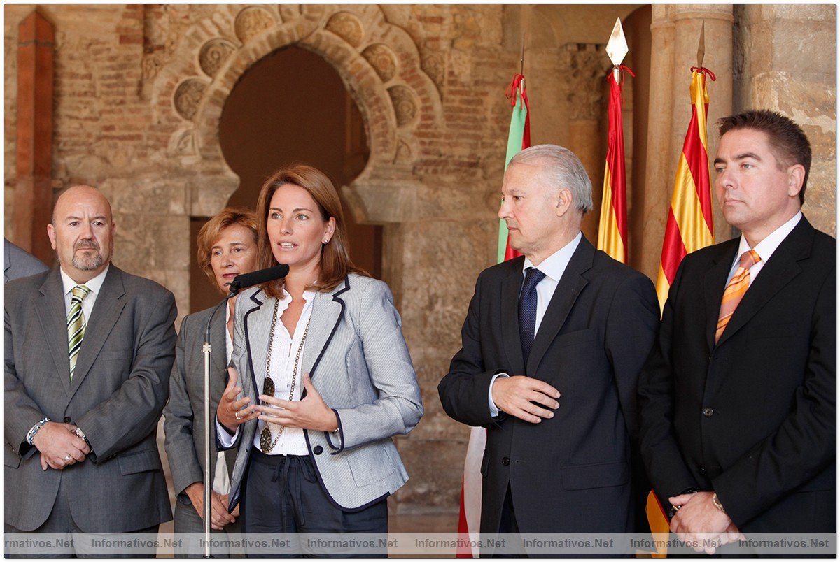 La Mesa del Parlamento Vasco, encabezada por su Presidenta, Arantza Quiroga, ha visitado esta maana las Cortes de Aragn