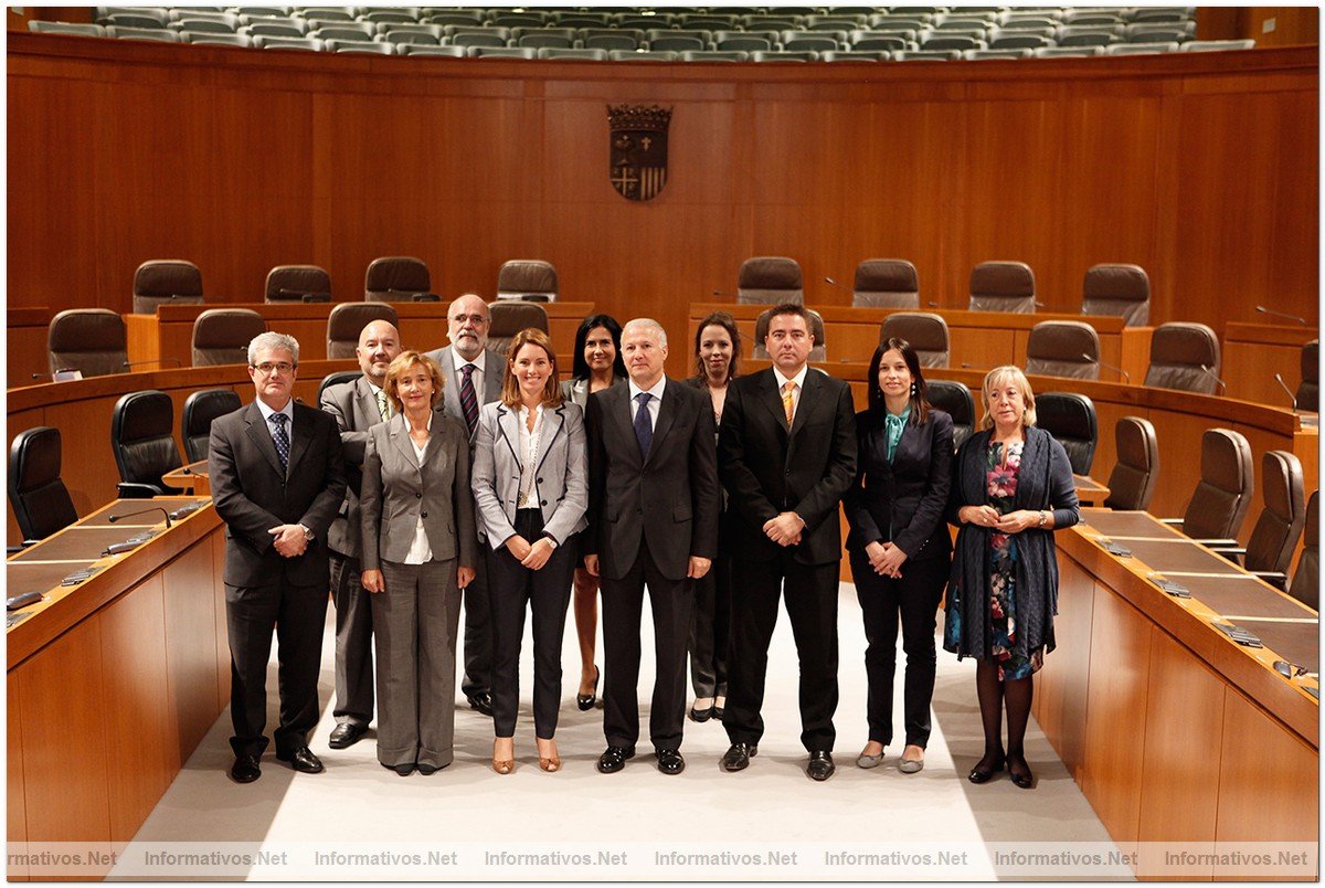La Mesa del Parlamento Vasco, encabezada por su Presidenta, Arantza Quiroga, ha visitado esta maana las Cortes de Aragn