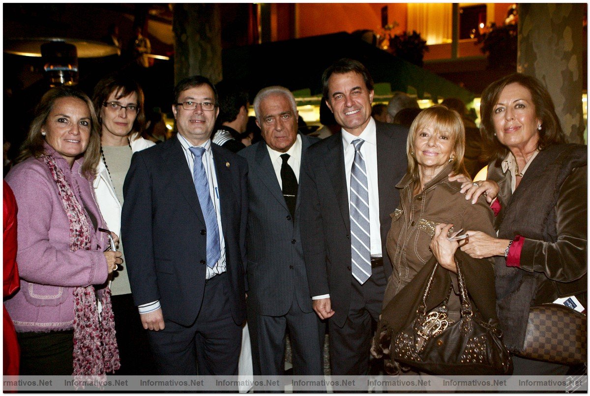 Sant Pol de Mar, 19OCT09.- 20 Aniversario Rte. Sant Pau de Carme Ruscalleda. Helena Rakostnik de Ms; el alcalde de Arenys de Mar, Ramn Vinyes i Vil con su esposa; el alcalde de Sant Pol de Mar, Manuel Mombiela Simn; Artur Ms (CiU); dos invitadas.