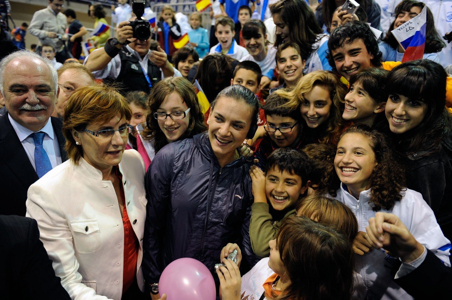 Acto de Yelena Isinbayeva en el Complejo Deportivo Avil�s