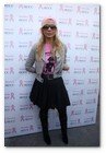 :: Pulse para Ampliar :: Centenares de personas forman un gran lazo humano rosa contra el cáncer de mama en Barcelona
el alcalde Barcelona, Jordi Hereu, y la cantante Marta Sánchez han apadrinado un gran lazo rosa