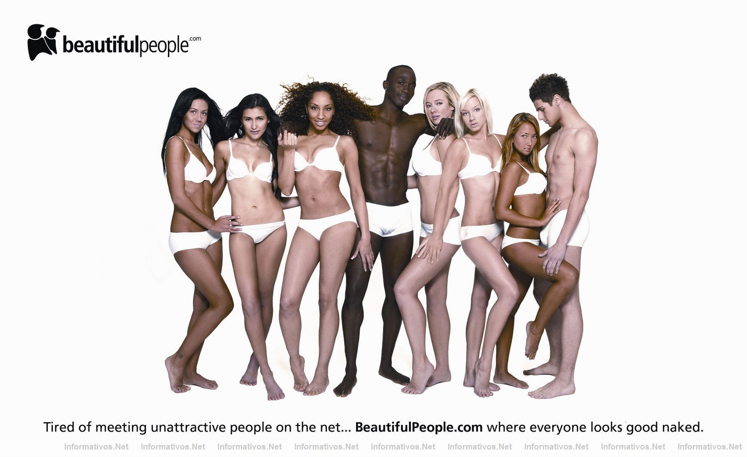 Miembros de BeautifulPeople.com en ropa interior para una foto promocional
