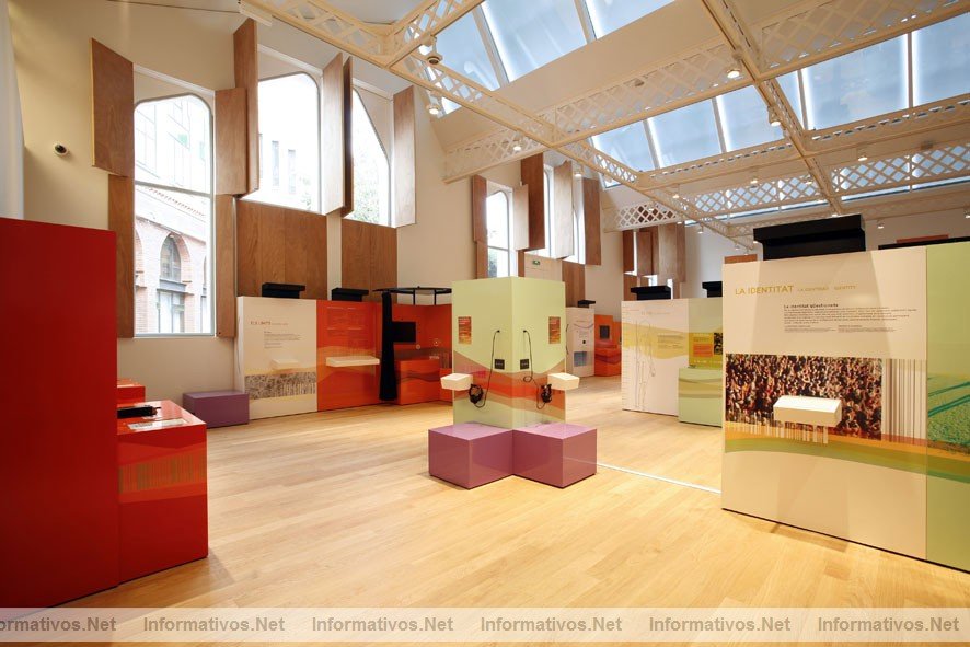 28OCT09.- La Obra Social Caixa Sabadell inaugurar hoy su nuevo edificio con un auditorio para 388 personas y una nueva sala de exposiciones con la muestra Eres nico? Biometria: interacta y descubre tu identidad.