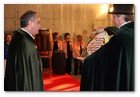 :: Pulse para Ampliar :: Ceremonia de Investidura Tardoral de la Confraria del Cava Sant Sadurní 2009. Ferran Adrià en su envestidura como Caballero Cofrade de Honor del Cava