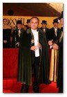 :: Pulse para Ampliar :: Ceremonia de Investidura Tardoral de la Confraria del Cava Sant Sadurní 2009. Ferran Adrià en su envestidura como Caballero Cofrade de Honor del Cava