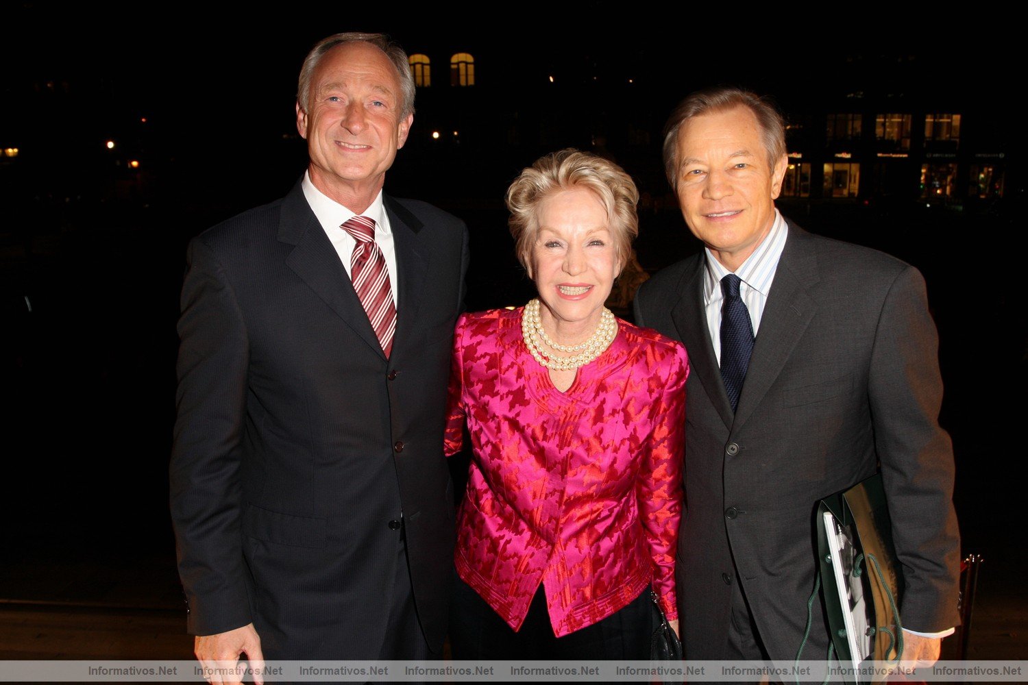 Premio Prix 2009 de Montblanc: Lutz Bethge CEO Montblanc International, Pat York y Michael York
