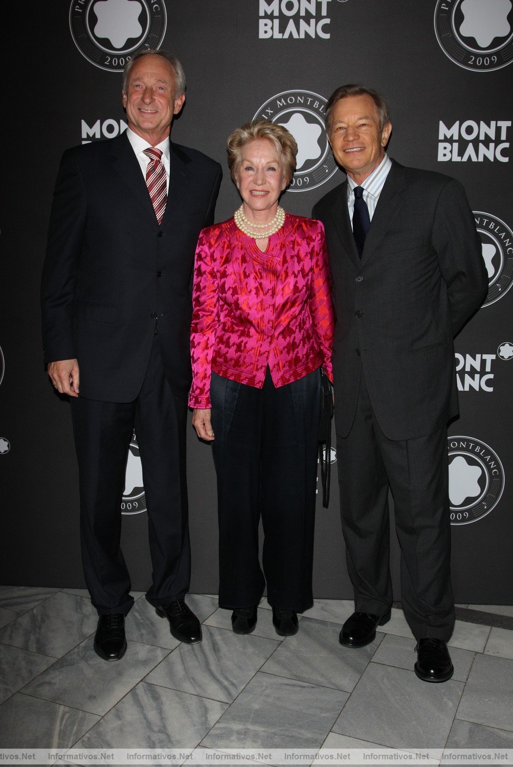 Premio Prix 2009 de Montblanc: Lutz Bethge CEO Montblanc International, Pat York y Michael York