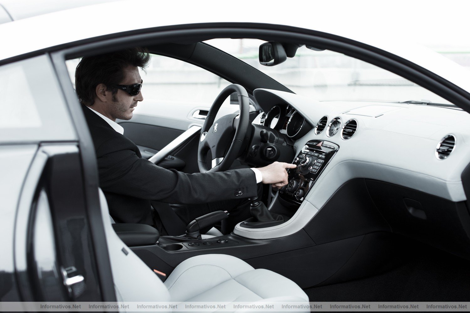 PEUGEOT RCZ