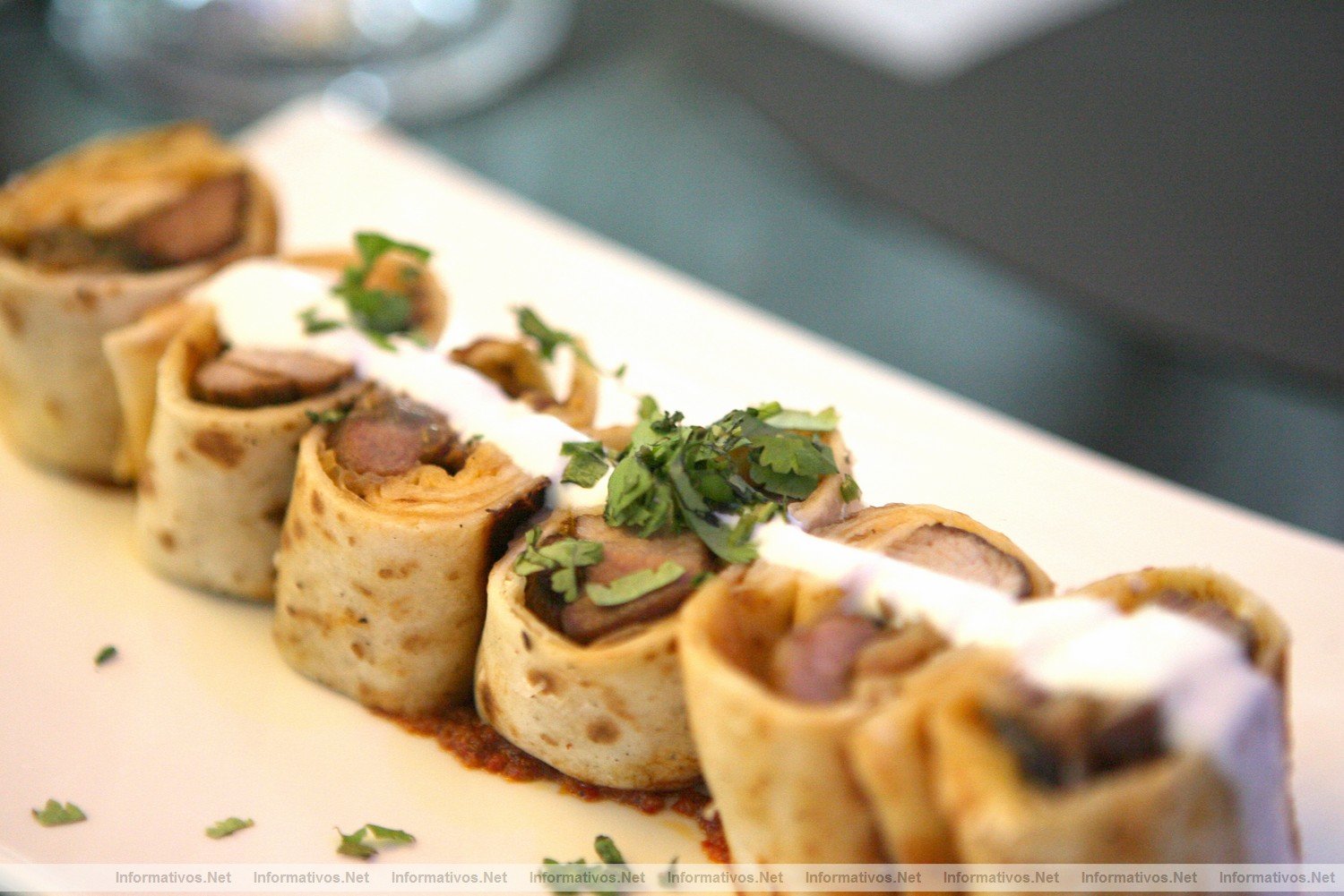 Novedades culinarias en el  B Lounge, del hotel Barcel Raval. Minis de kebab de cordero