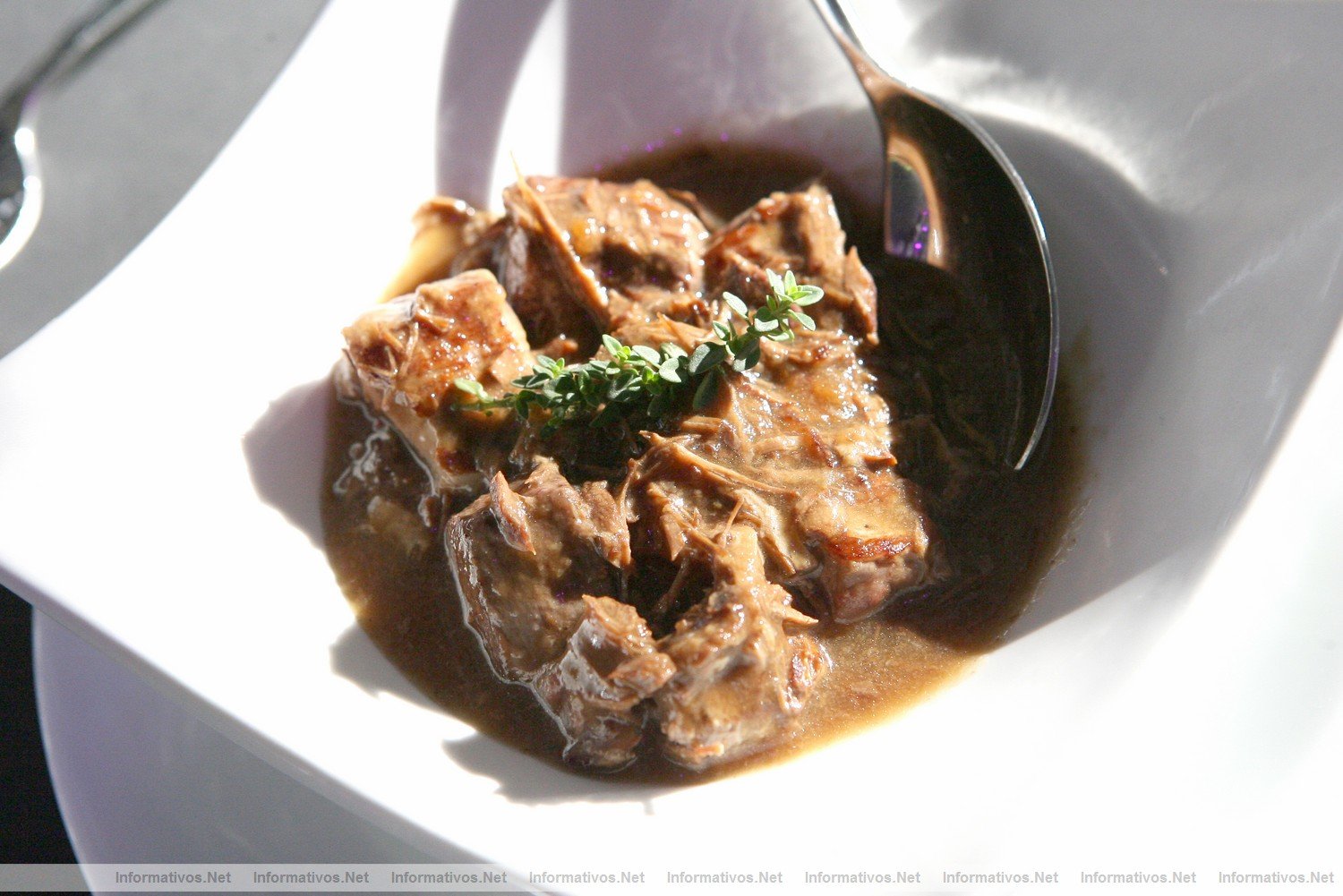 Novedades culinarias en el  B Lounge, del hotel Barcel Raval. Fricand de ternera