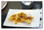 :: Pulse para Ampliar :: Novedades culinarias en el  B Lounge, del hotel Barceló Raval. Patatas enrolladas con huevo y chorizo