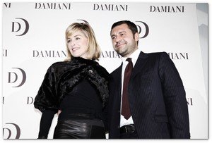 :: Pulse para Ampliar :: Sharon Stone y Giorgio Damiani en Tokyo - Presentación del proyecto "Clean Water"