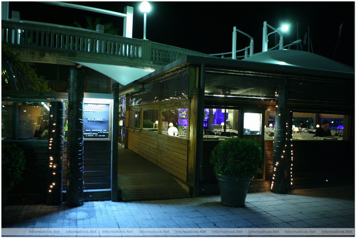 Restaurante 'Moll Oest' en el Puerto de Masnou (Barcelona)